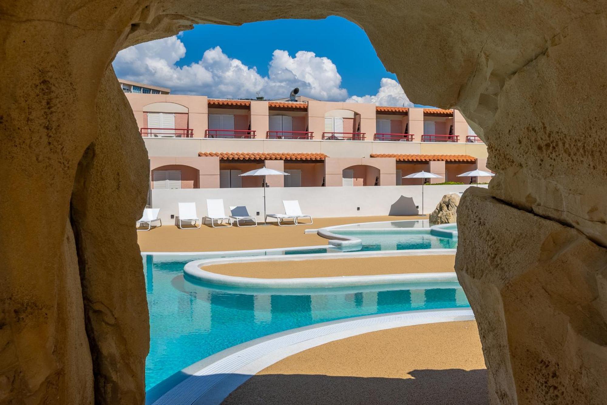Aparthotel Kaliope & By Oustal Del Mar 4*
